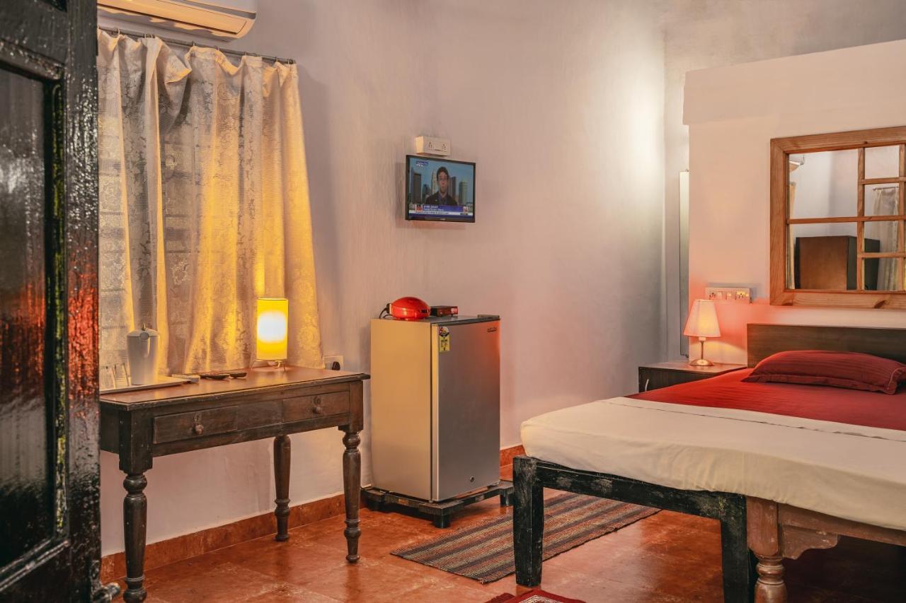 Rodrigues Guest House Calangute Extérieur photo